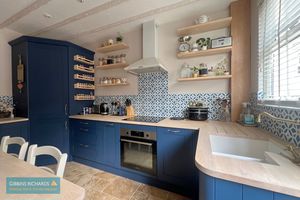 Kitchen- click for photo gallery